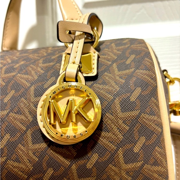 ***NWT***
Michael Kors logo mini duffel style bag - Picture 6 of 6